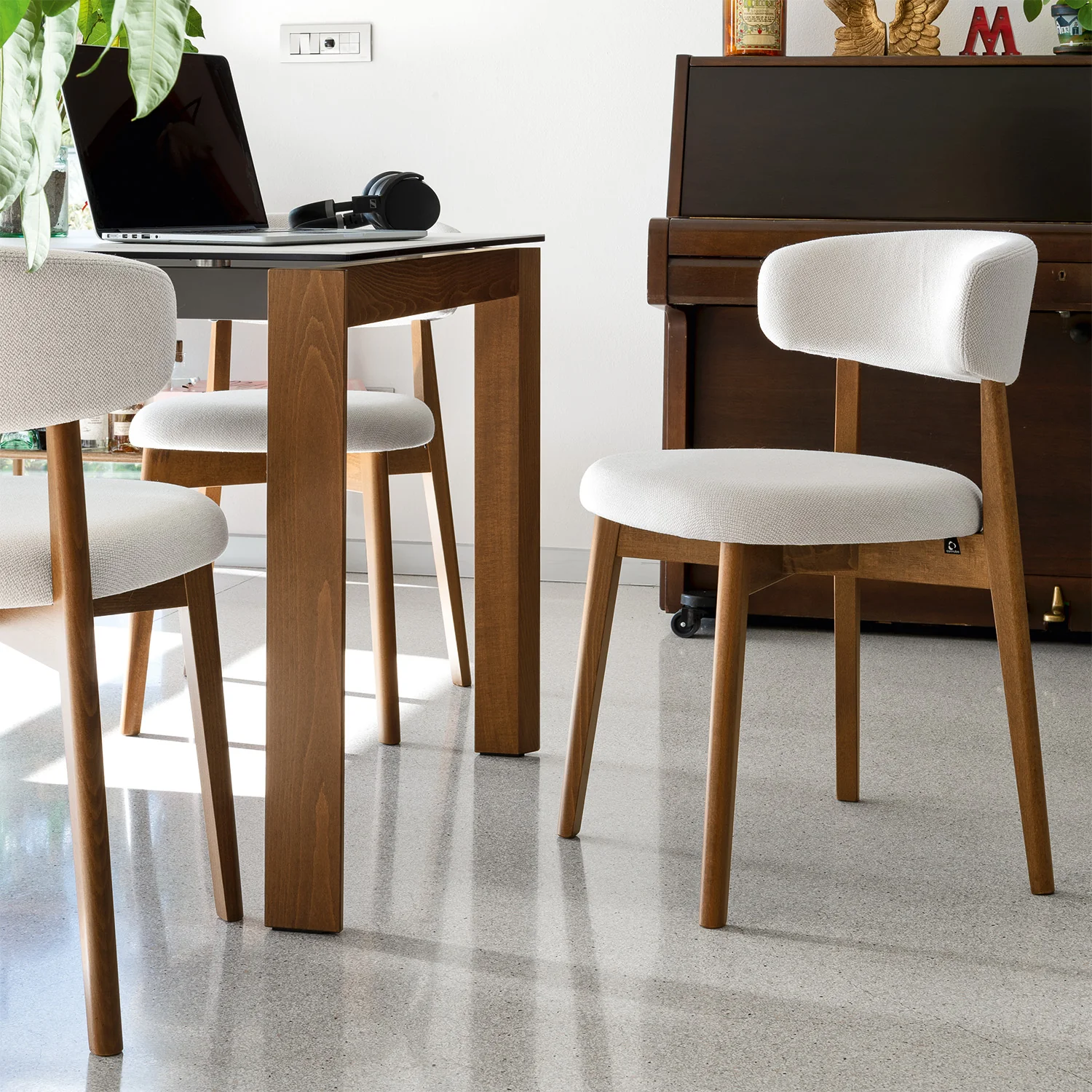 connubia eminencewoodtable cb4724 R160B P201 P17C 966dcb14 960d 43ba 95c9 721ff13d5a15 3000x copy connubia eminencewoodtable cb4724 R160B P201 P17C 966dcb14 960d 43ba 95c9 721ff13d5a15 3000x copy