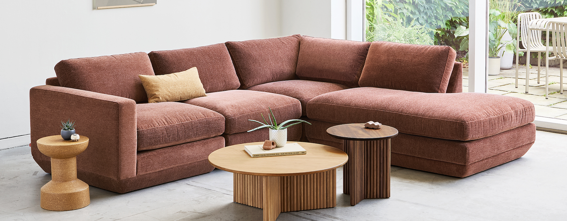 Podium Modular 4PC Lounge Sectional A RF Regency Beet L01